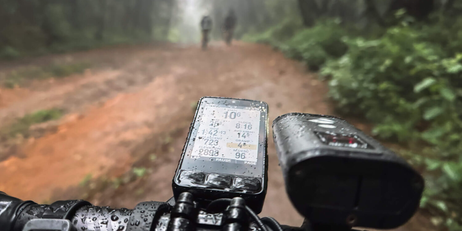 Foto por Taco Gravel - bajo la lluvia